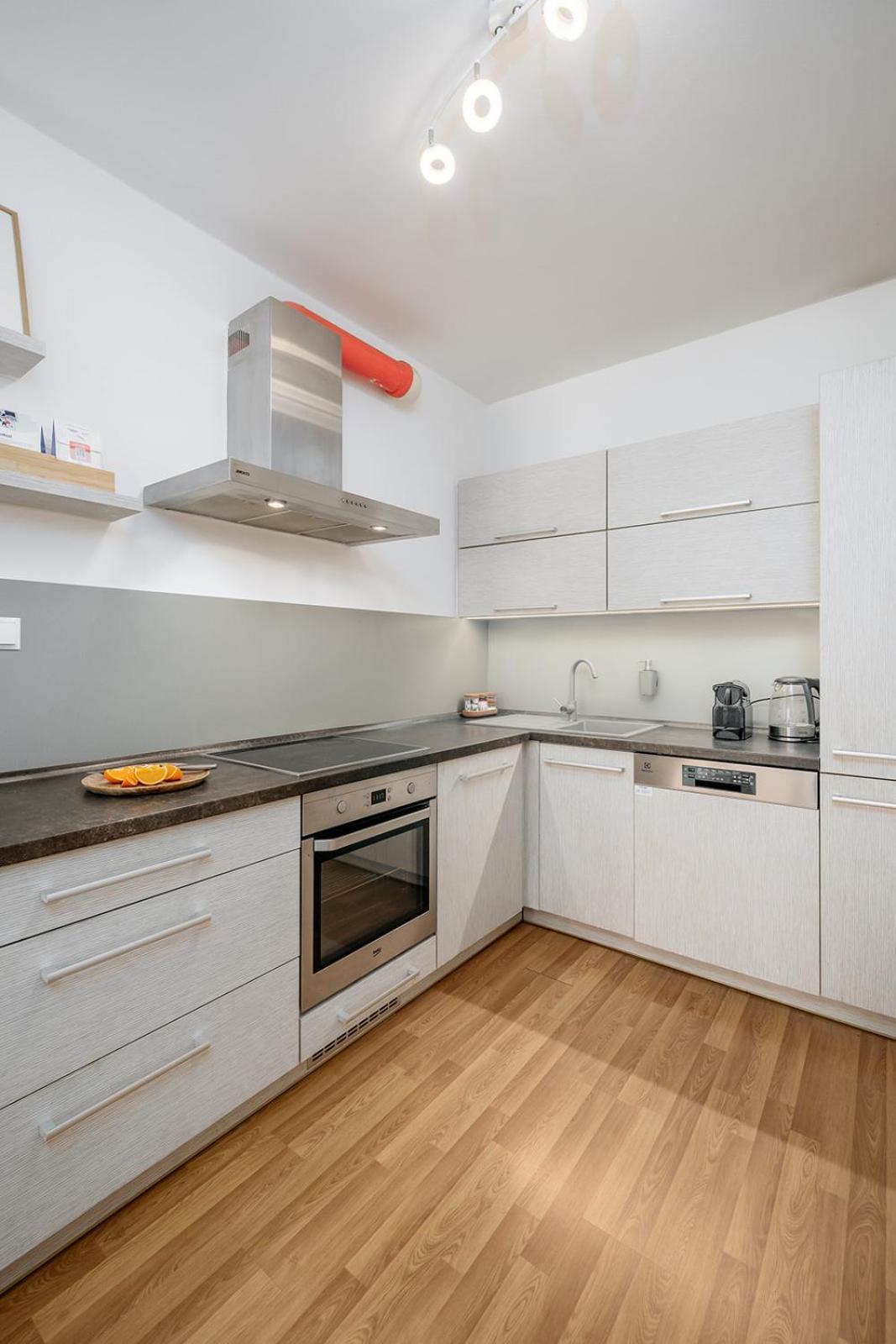 Prague Days - Bright Apartment - Balcony - Private Parking Esterno foto