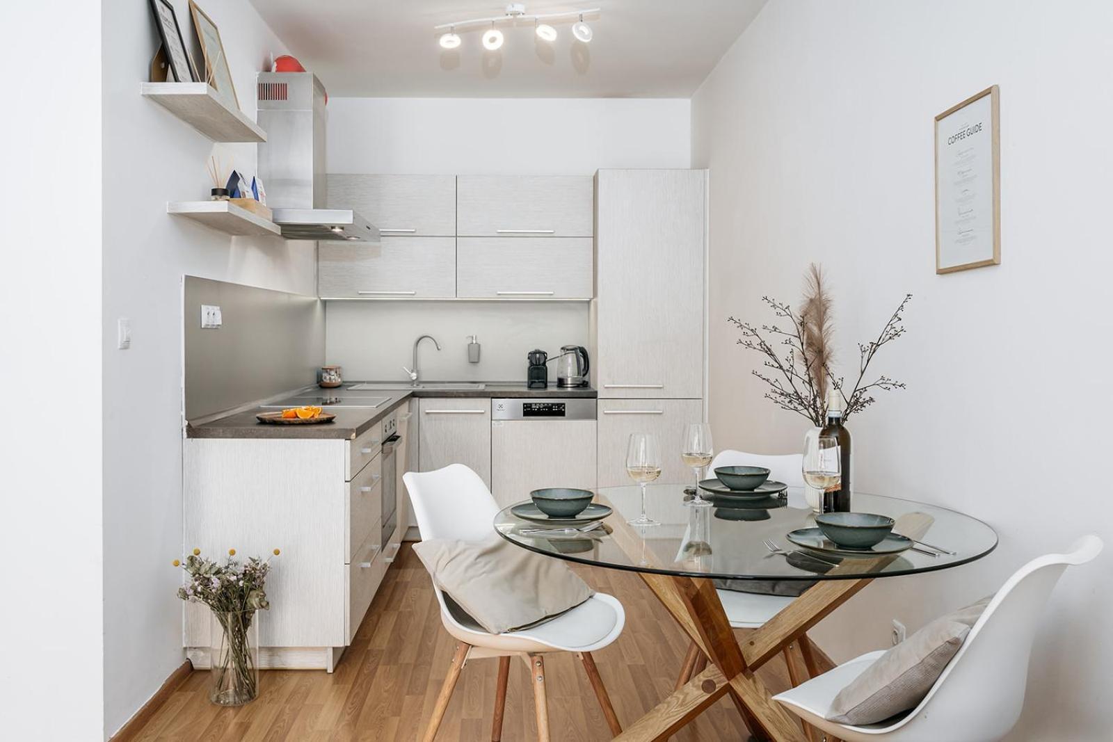 Prague Days - Bright Apartment - Balcony - Private Parking Esterno foto